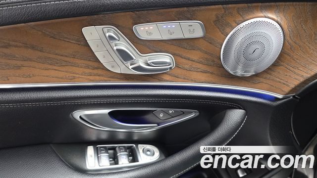 Mercedes-Benz E-Class E300 4MATIC Exclusive