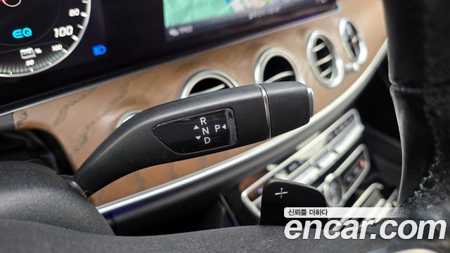 Mercedes-Benz E-Class E300e 4MATIC Exclusive