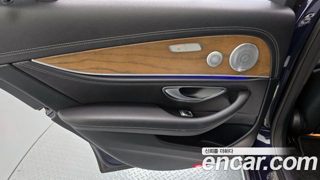 Mercedes-Benz E-Class E300e 4MATIC Exclusive