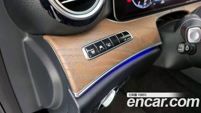 Mercedes-Benz E-Class E300e 4MATIC Exclusive