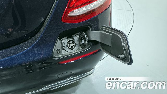 Mercedes-Benz E-Class E300e 4MATIC Exclusive