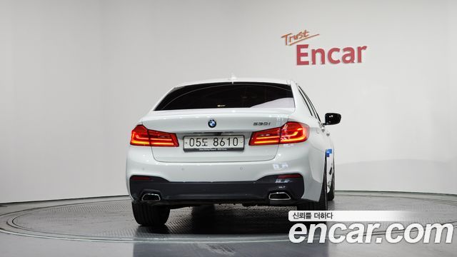 BMW 5-Series 530i M Sport Package Plus
