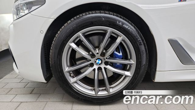 BMW 5-Series 530i M Sport Package Plus