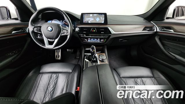 BMW 5-Series 530i M Sport Package Plus