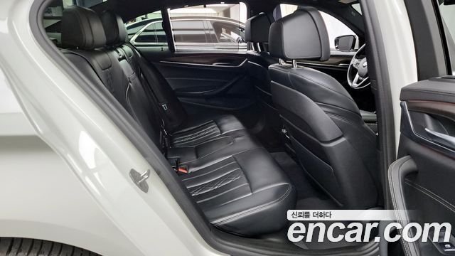 BMW 5-Series 530i M Sport Package Plus
