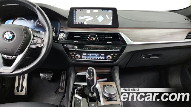 BMW 5-Series 530i M Sport Package Plus