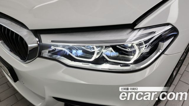 BMW 5-Series 530i M Sport Package Plus