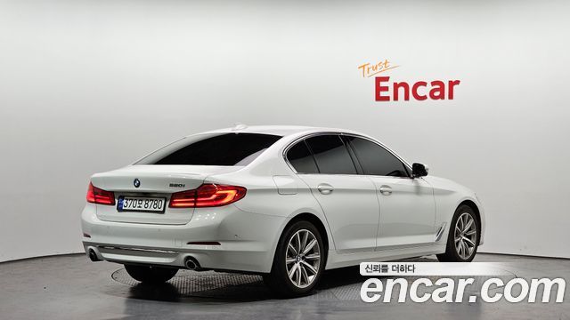 BMW 5-Series 520i Luxury