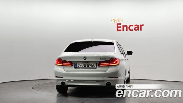BMW 5-Series 520i Luxury