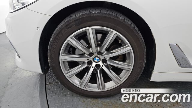 BMW 5-Series 520i Luxury
