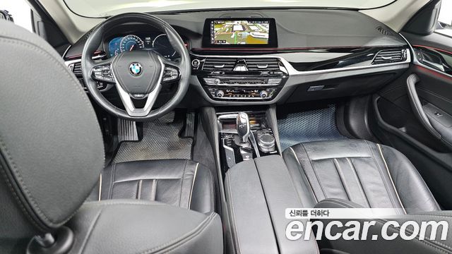 BMW 5-Series 520i Luxury