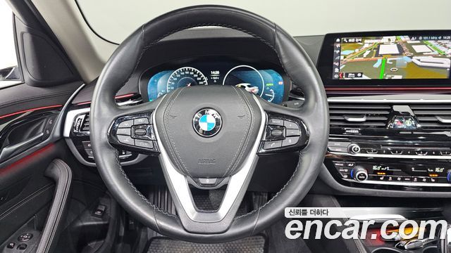 BMW 5-Series 520i Luxury