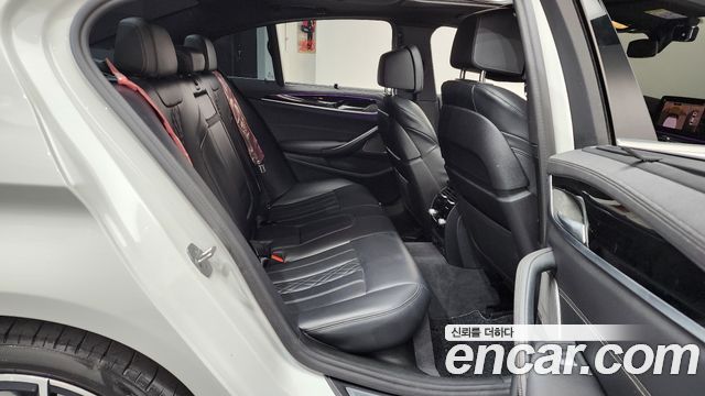 BMW 5-Series 530e M Sport