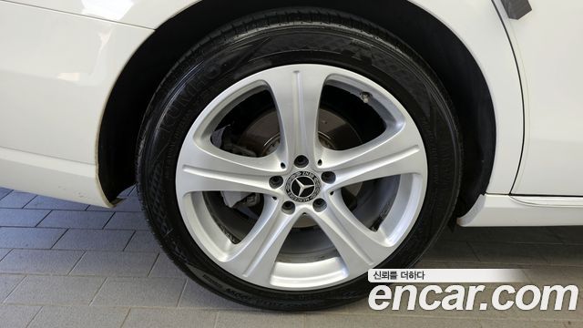 Mercedes-Benz E-Class E200 Avantgarde