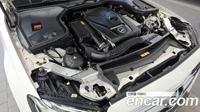Mercedes-Benz E-Class E200 Avantgarde