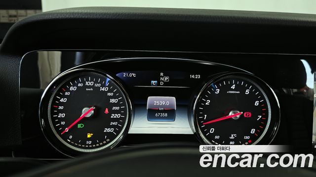 Mercedes-Benz E-Class E200 Avantgarde