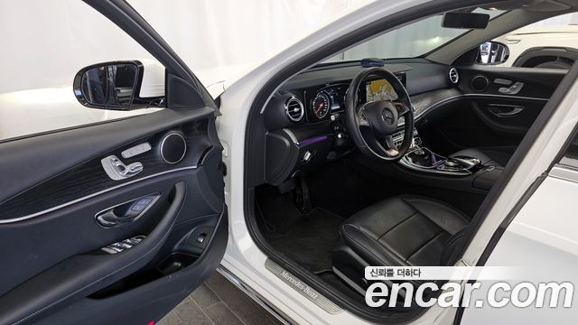 Mercedes-Benz E-Class E200 Avantgarde