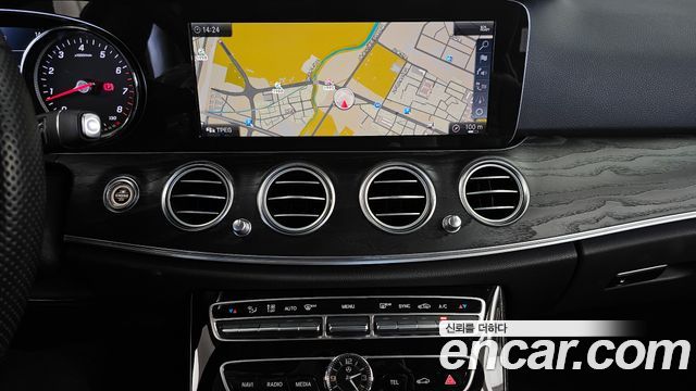 Mercedes-Benz E-Class E200 Avantgarde