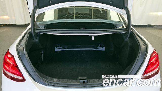 Mercedes-Benz E-Class E200 Avantgarde