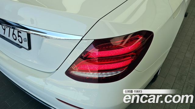 Mercedes-Benz E-Class E200 Avantgarde