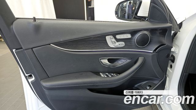 Mercedes-Benz E-Class E200 Avantgarde