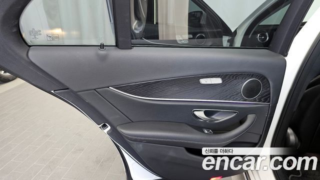 Mercedes-Benz E-Class E200 Avantgarde