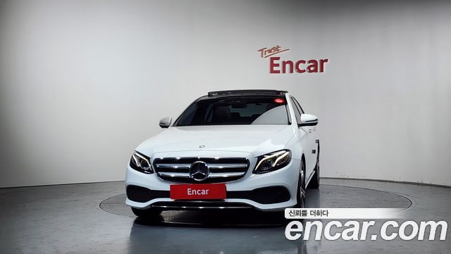 Mercedes-Benz E-Class E300 4MATIC Avnatgarde