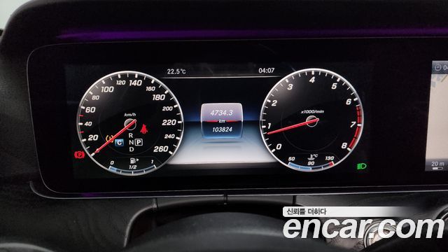 Mercedes-Benz E-Class E300 4MATIC Avnatgarde