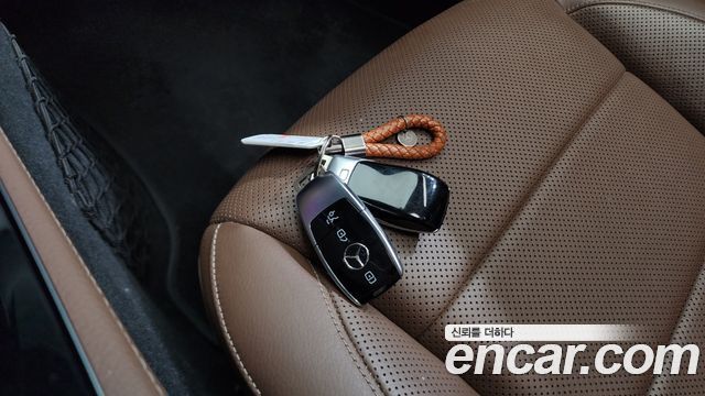 Mercedes-Benz E-Class E300 4MATIC Avnatgarde