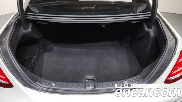 Mercedes-Benz E-Class E300 4MATIC Avnatgarde