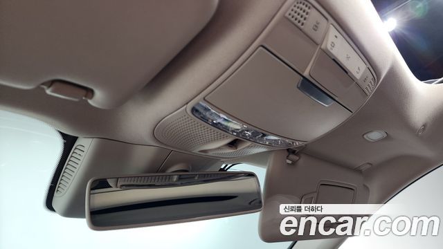 Mercedes-Benz E-Class E300 4MATIC Avnatgarde