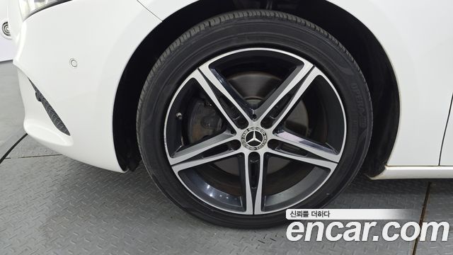 Mercedes-Benz A-Class A250 4MATIC Sedan