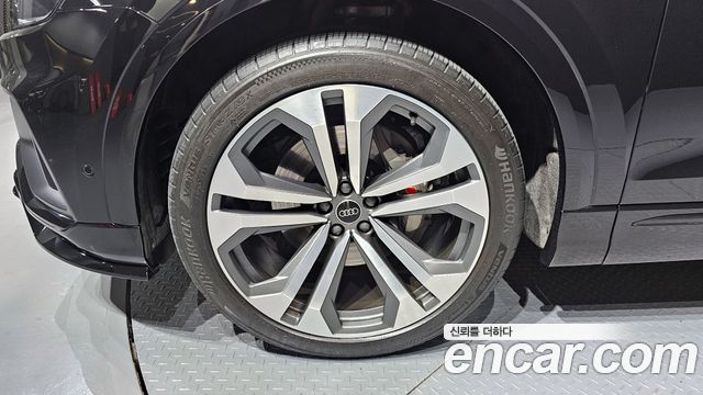 Audi Q8 55 TFSI Quattro Premium