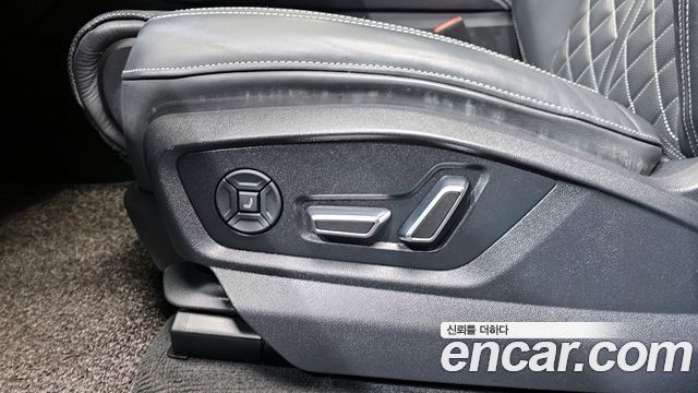Audi Q8 55 TFSI Quattro Premium