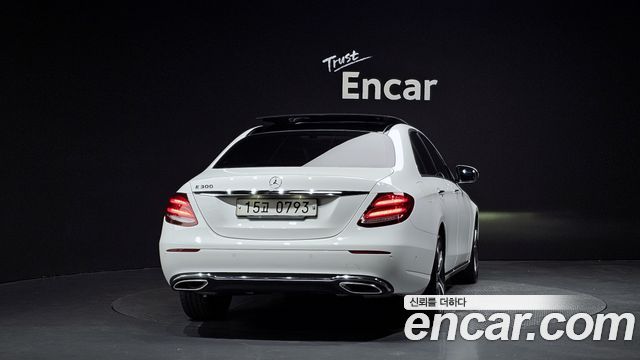 Mercedes-Benz E-Class E300 Avantgarde