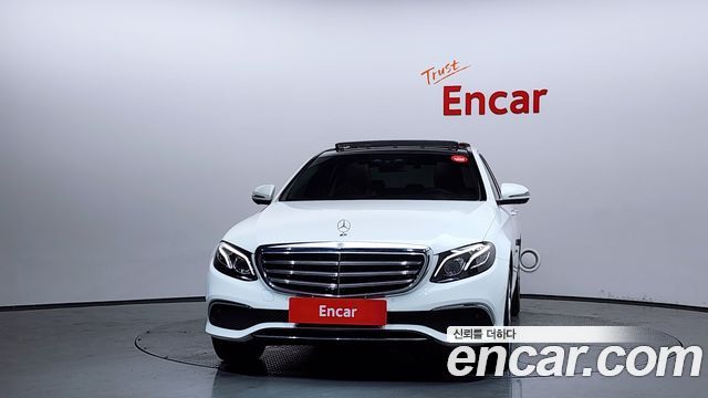 Mercedes-Benz E-Class E300 4MATIC Exclusive