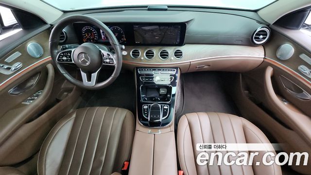 Mercedes-Benz E-Class E300 4MATIC Exclusive