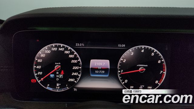 Mercedes-Benz E-Class E300 4MATIC Exclusive