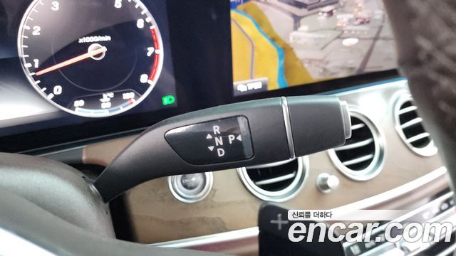 Mercedes-Benz E-Class E300 4MATIC Exclusive