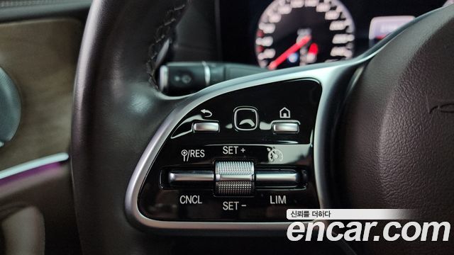 Mercedes-Benz E-Class E300 4MATIC Exclusive