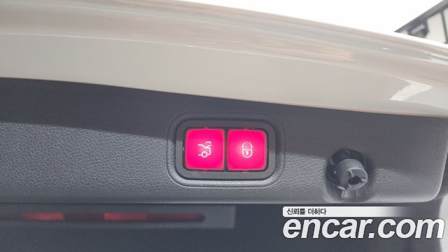 Mercedes-Benz E-Class E300 4MATIC Exclusive