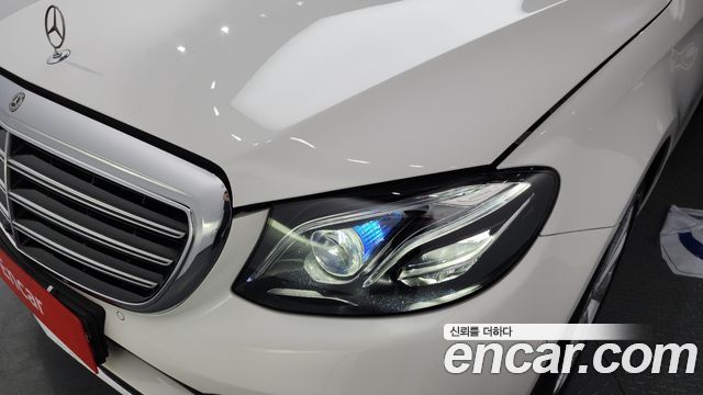 Mercedes-Benz E-Class E300 4MATIC Exclusive