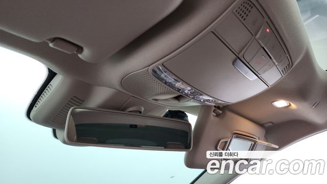Mercedes-Benz E-Class E300 4MATIC Exclusive