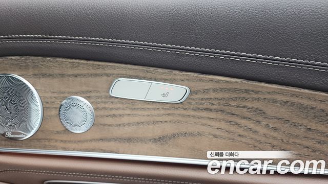 Mercedes-Benz E-Class E300 4MATIC Exclusive
