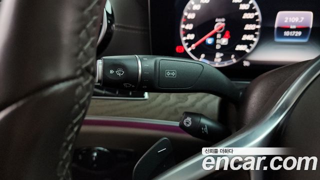 Mercedes-Benz E-Class E300 4MATIC Exclusive
