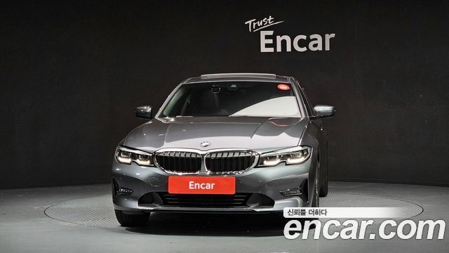 BMW 3-Series 320i