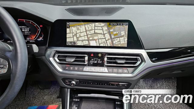 BMW 3-Series 320i