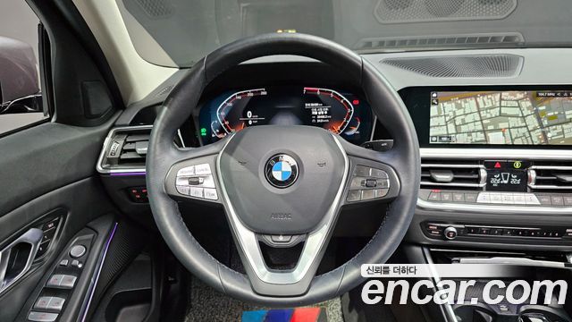 BMW 3-Series 320i