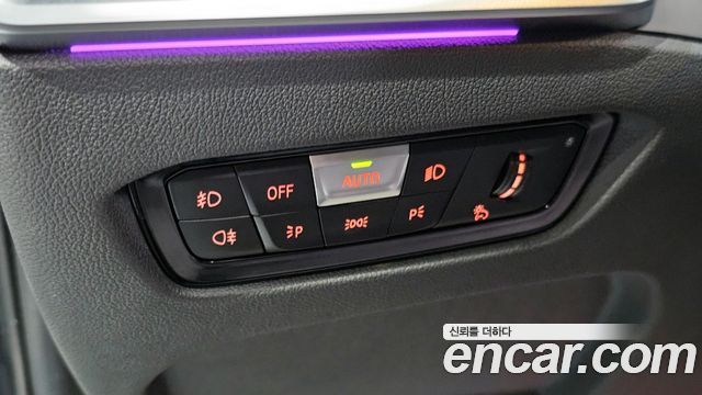BMW 3-Series 320i