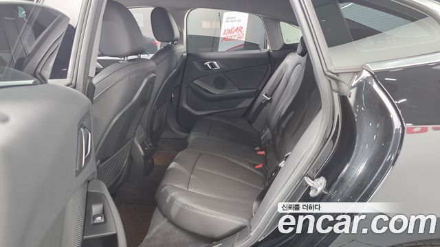 BMW 2-Series 218d Advantage
